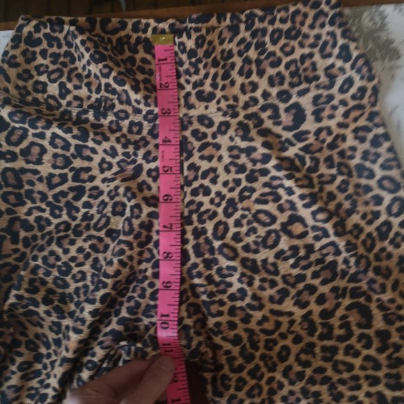2/$40 Liquido leopard print stretchy leggings - Picture 9 of 9
